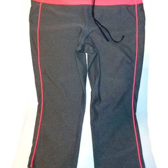 NWOT~XERSION~Women's Moisture Wicking Athletic Capri Pants~Large - Picture 14 of 14